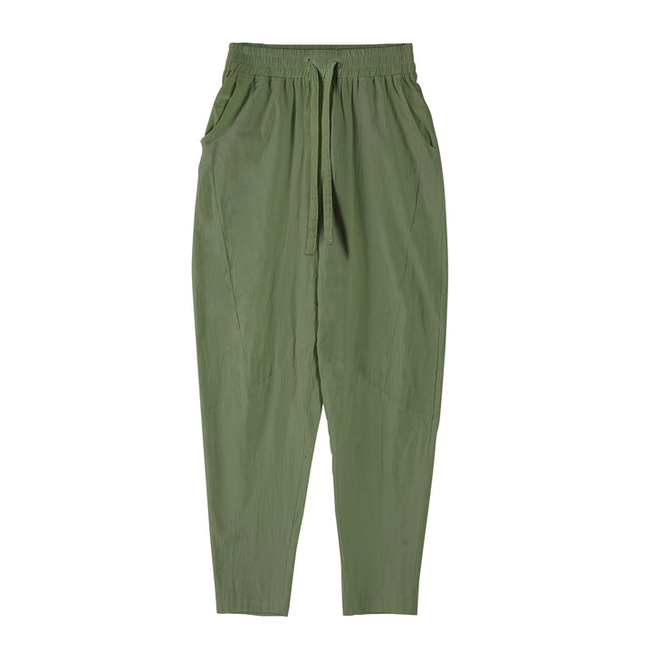 Light casual pants for men with elastic waist and practical side pockets Lune London