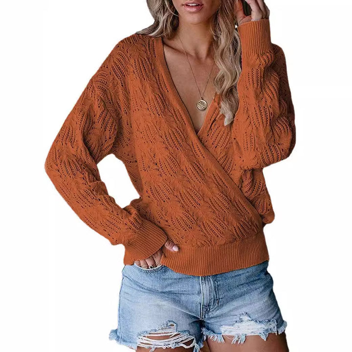 Sweater and cardigan for plus size women with V-neck and ribbed cuffs Lune London