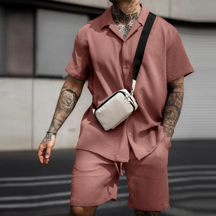 Casual short-sleeved shirt for men with a stylish fit and matching shorts Lune London