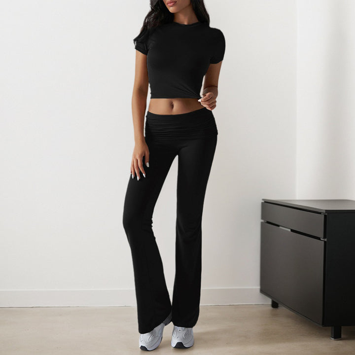 Ensemble de sport pour femmes avec haut ajusté et leggings évasés Chic & Stil