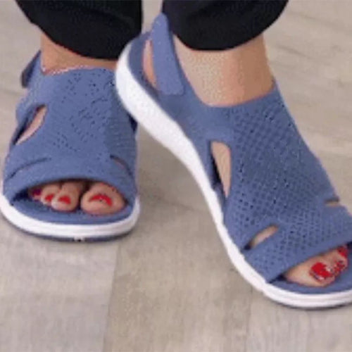 Women Breathable sandals with flexible sole and adjustable strap Lune London
