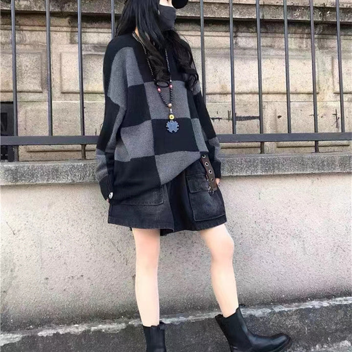 Casual chunky knit sweater for women with a modern checked design Lune London