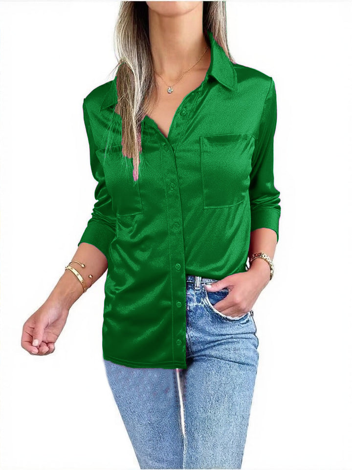 Blouse en satin élégante pour femme avec détails de boutons classiques et poche poitrine Chic & Stil
