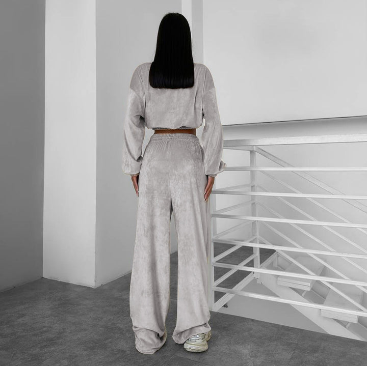 Comfortable polar set for women with a loose fit and an elastic waist Lune London