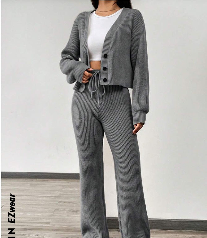 Ladies' soft knit set with casual pants and short cardigan Lune London