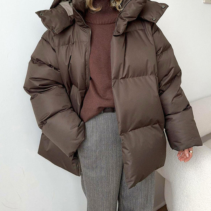 Women's winter coat with high collar and side pockets