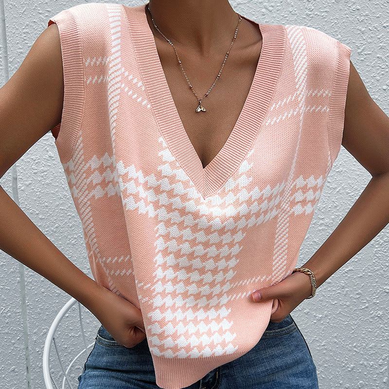 Sleeveless knitted V-neck sweater for ladies Lune London
