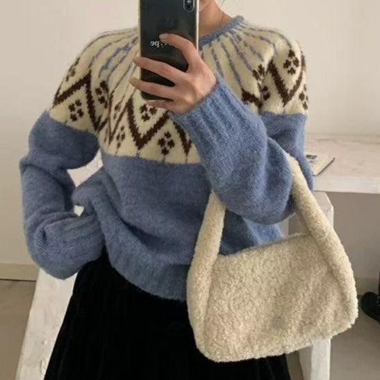 Ladies Comfortable Knit Sweater with Geometric Print and Round Neck Lune London