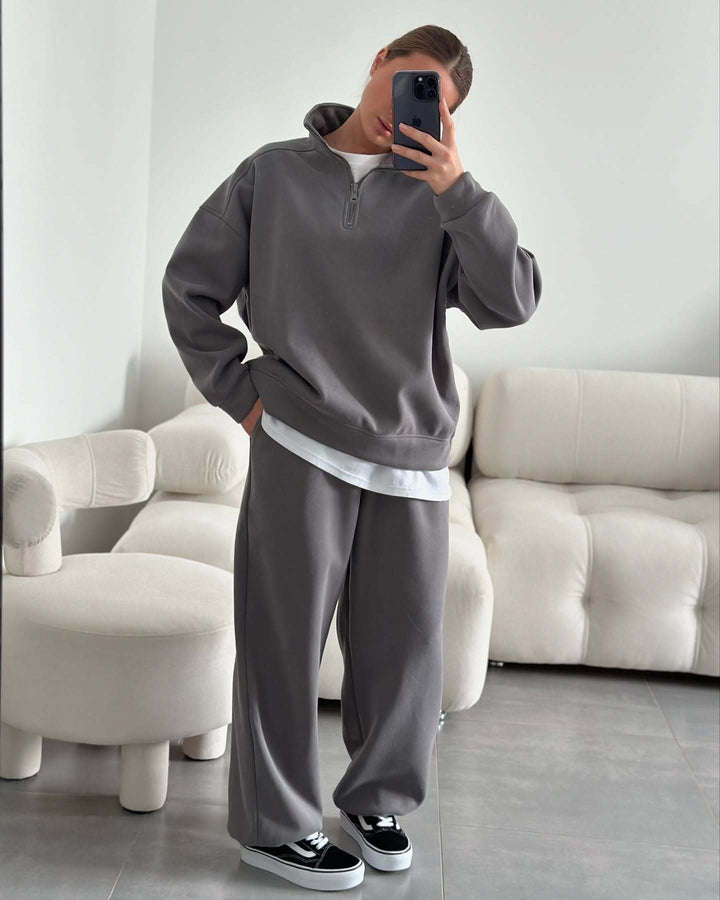 Sporty hoodie for ladies with high collar and loose fit Lune London