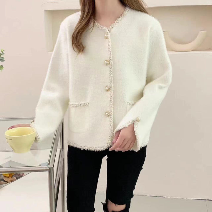 Boucle jacket for women with elegant pearl buttons Lune London