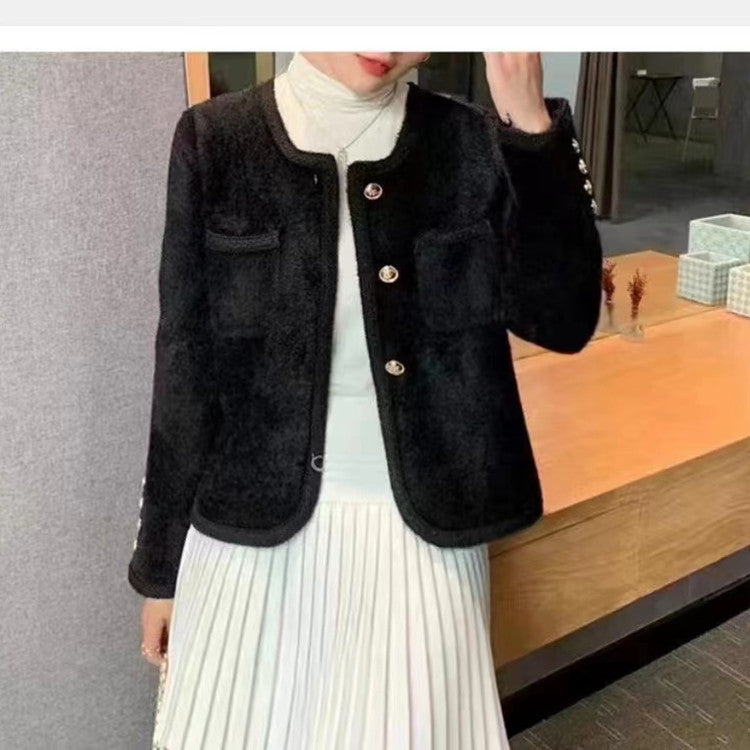 Ladies Elegant cardigan with golden buttons and fine texture Lune London