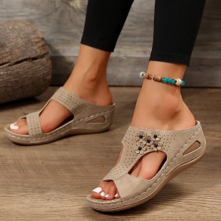 Fashionable women's sandals with breathable inserts and a non-slip sole Lune London
