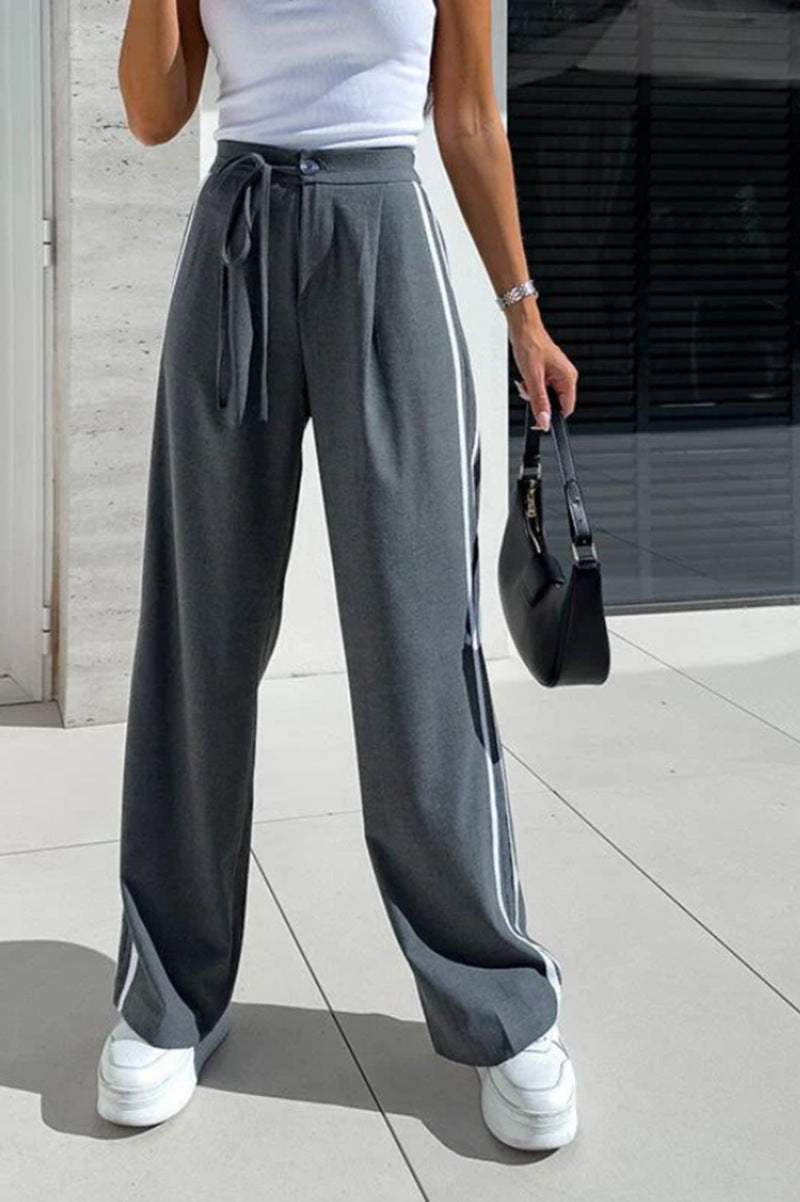 Pantalons larges de loisirs pour femmes avec des bandes latérales et ceinture à nouer Chic & Stil