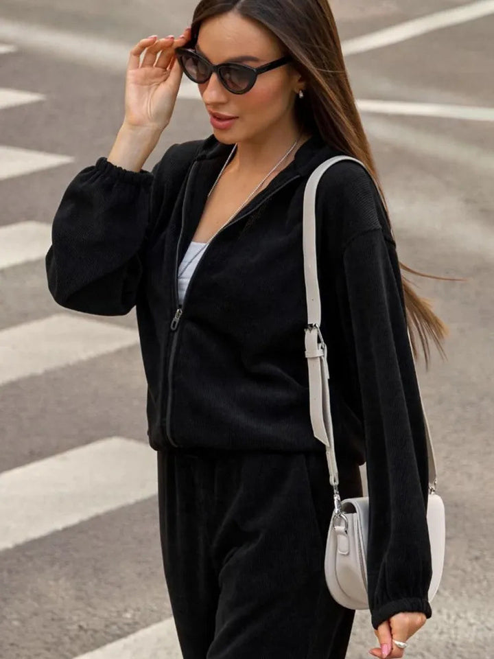 Ladies cropped sport top with zipper and loose fit Lune London