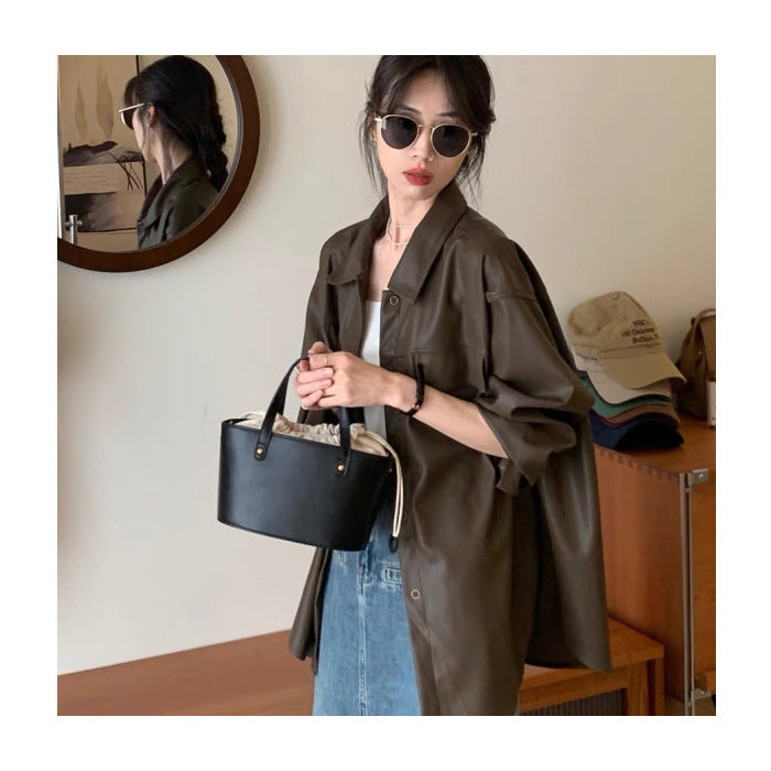 Women's outerwear jacket in fashionable oversized style with practical pockets Chic & Stil