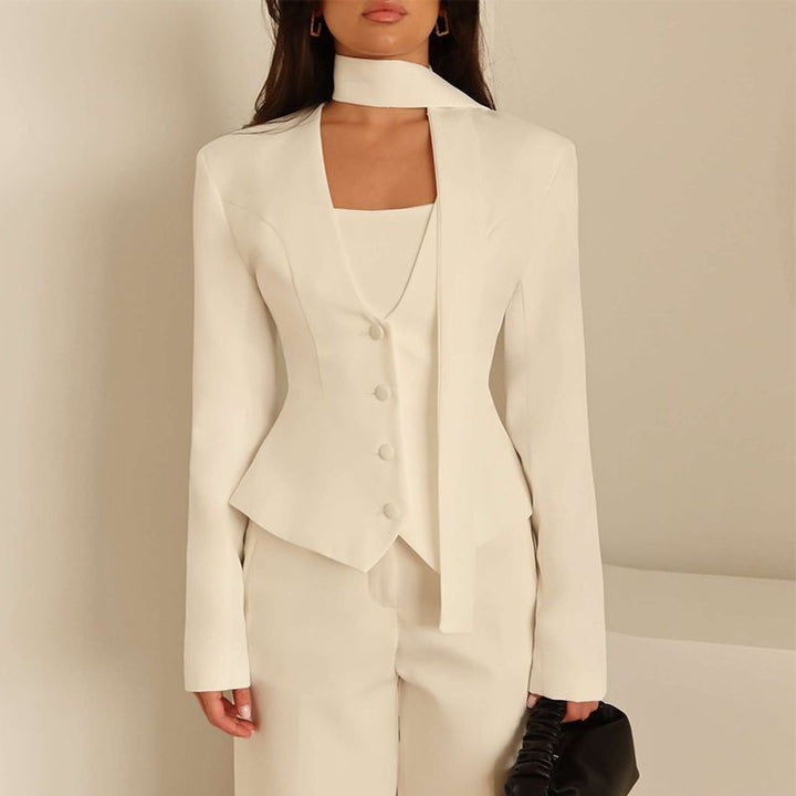Women's blazer set with elegant collar option Lune London