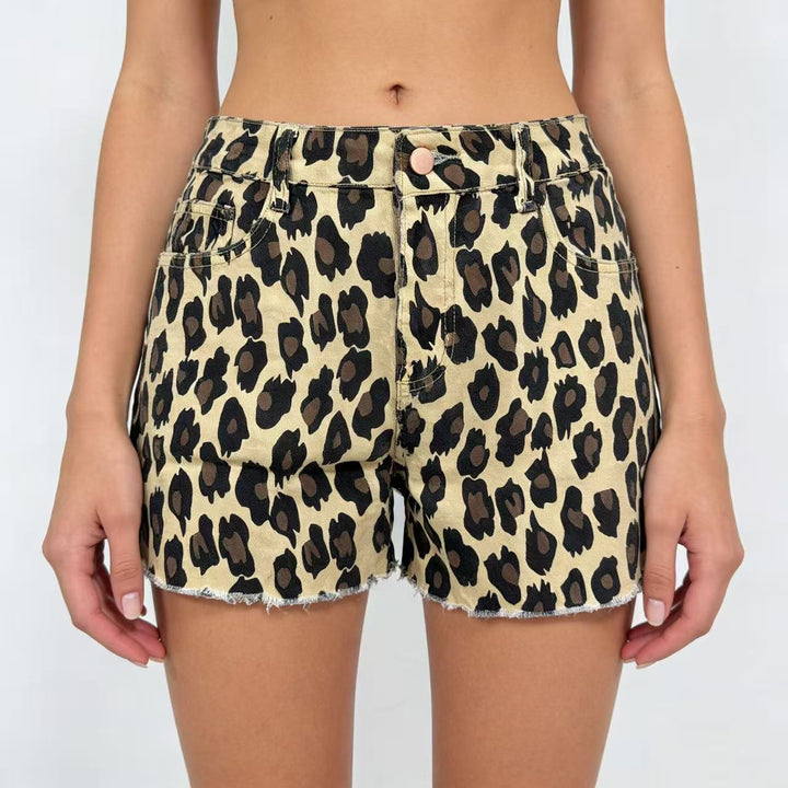 Women's casual Leo shorts with fringed hem and high pockets Lune London