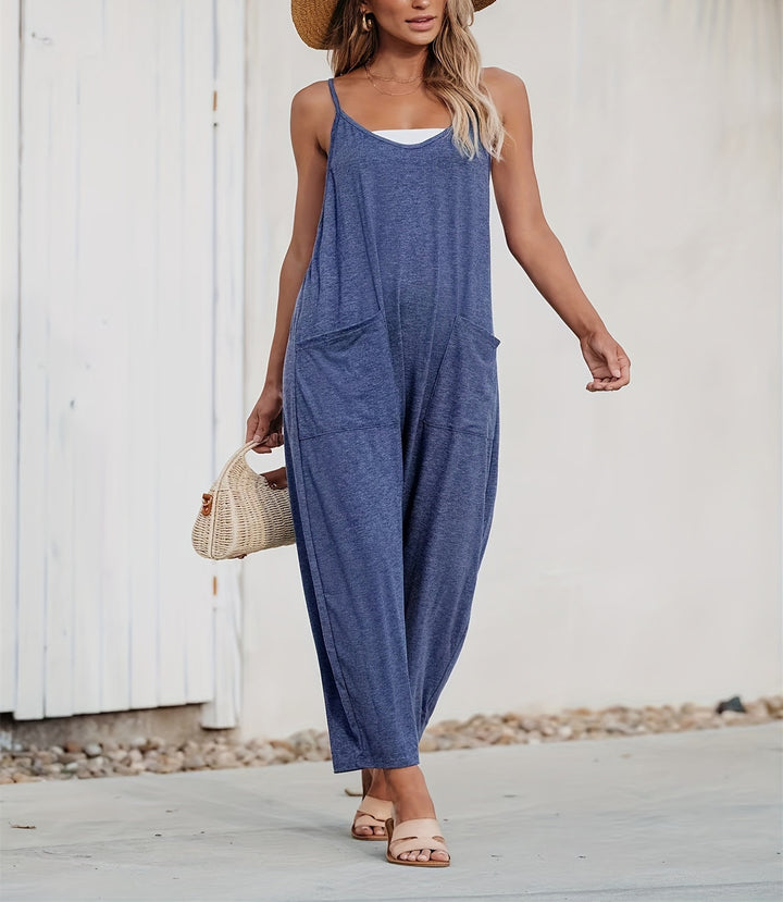 Casual women's overalls with side pockets and adjustable straps Lune London