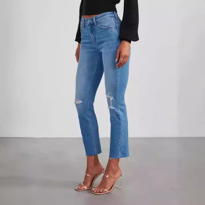 Ladies timeless jeans in modern cut with cropped leg Lune London