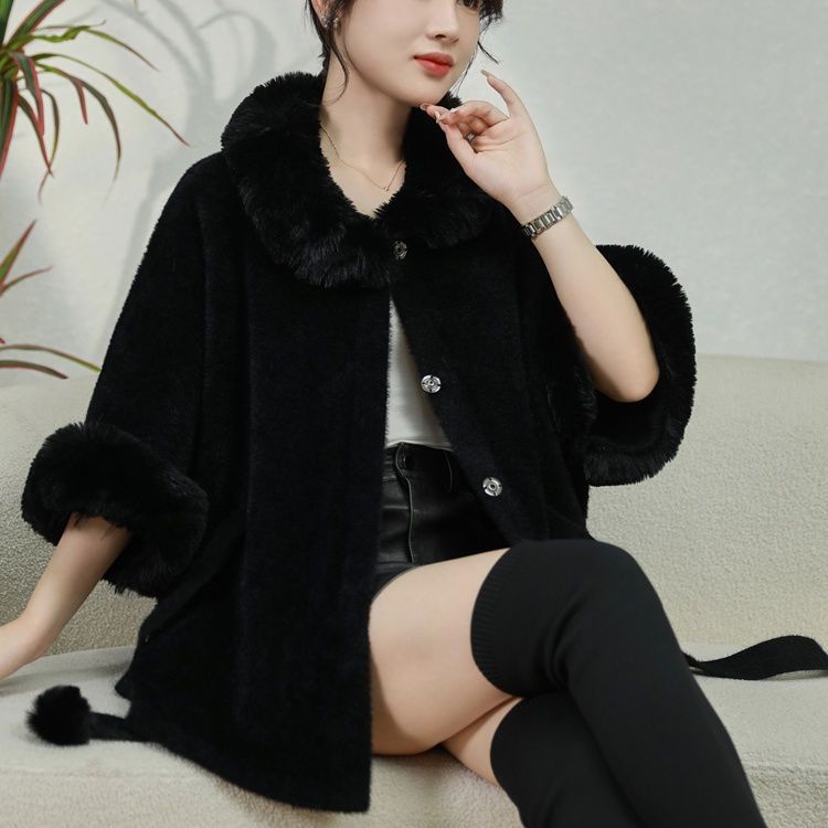 Veste à capuche confortable pour femmes avec col en fourrure amovible Chic & Stil