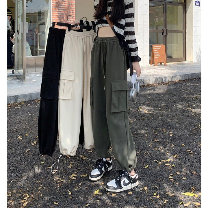 Women's cargo pants with side pockets Chic & Stil