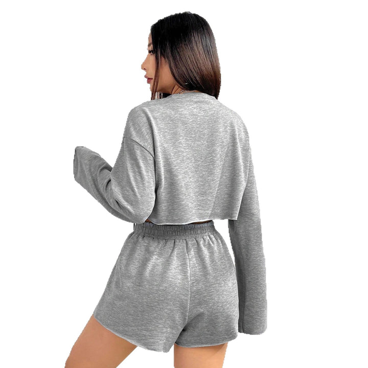 Casual leisure set for women with relaxed crop top and shorts Lune London
