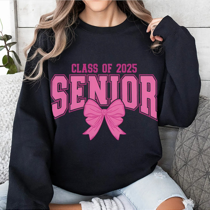 Sweatshirt pour femmes avec l'année de graduation et design de nœud décoratif Chic & Stil