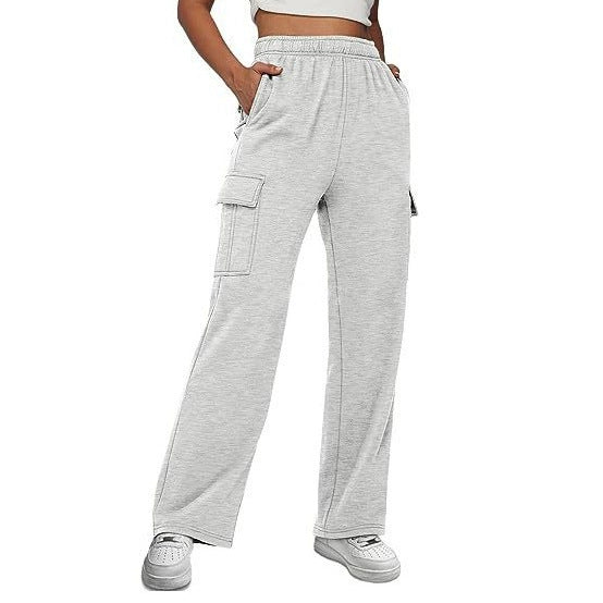 Versatile cargo pants for women with elastic waistband and numerous pockets Chic and Style
