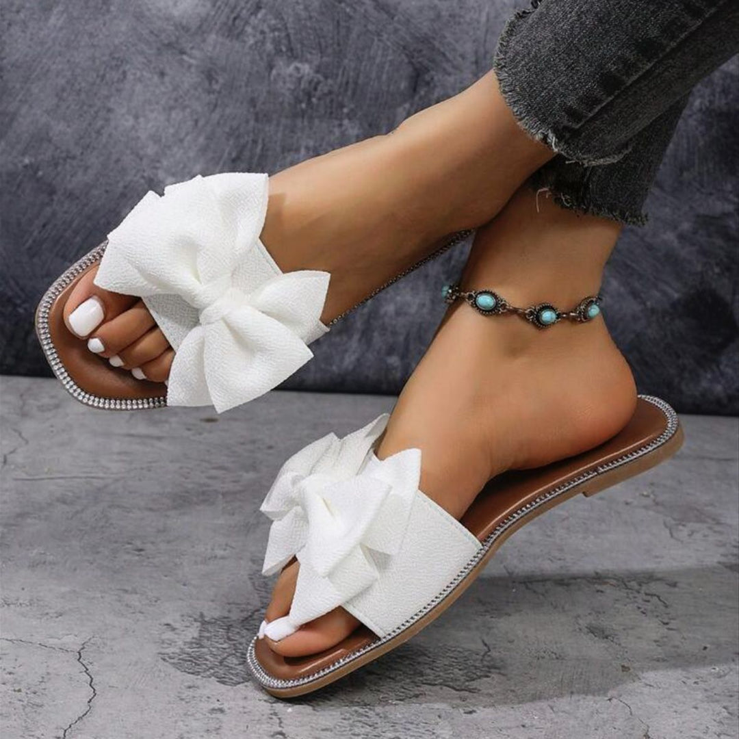 Chic and Style Women's Slide Sandals with Bow Accent