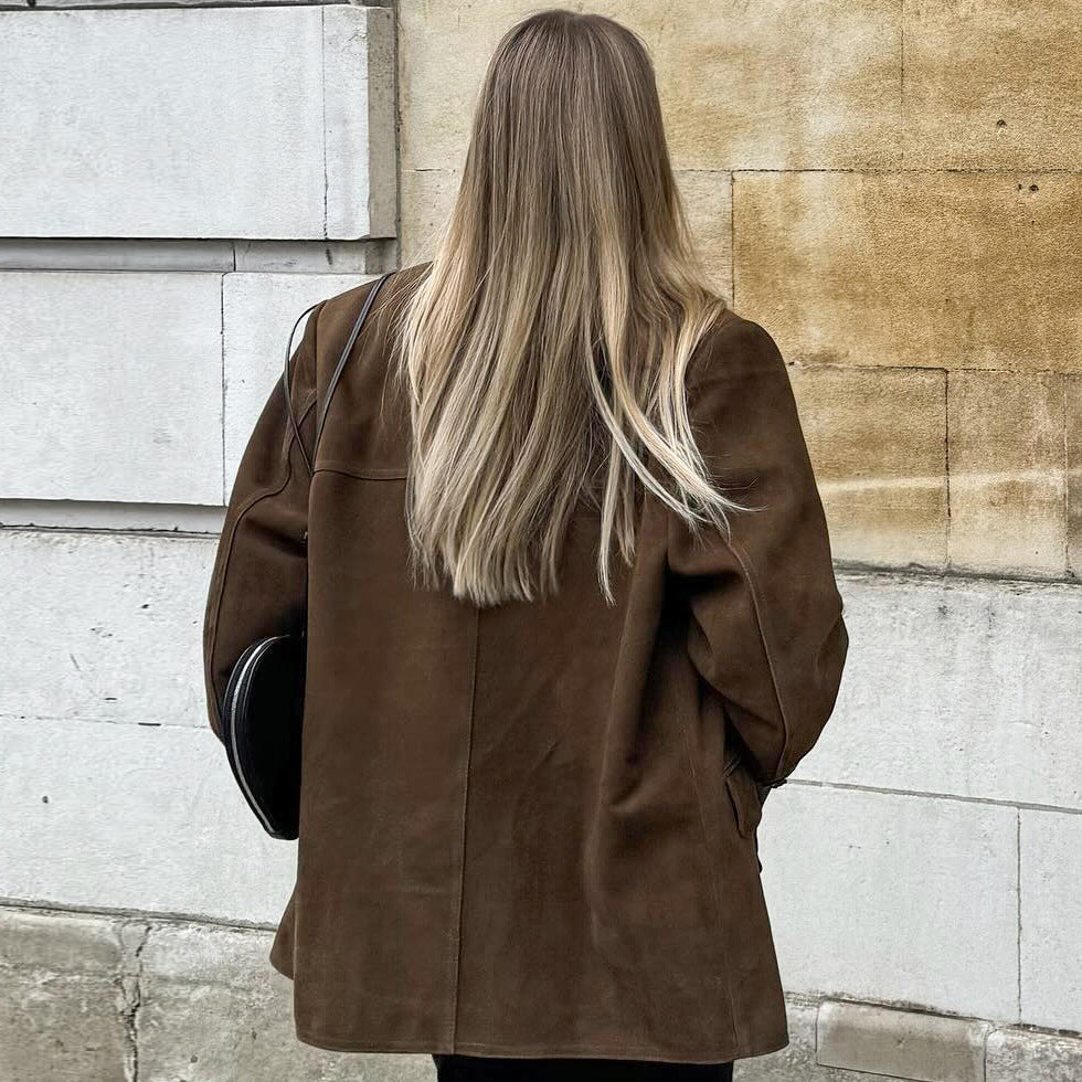 Oversized blazer for women with an elegant cut and practical pockets Lune London