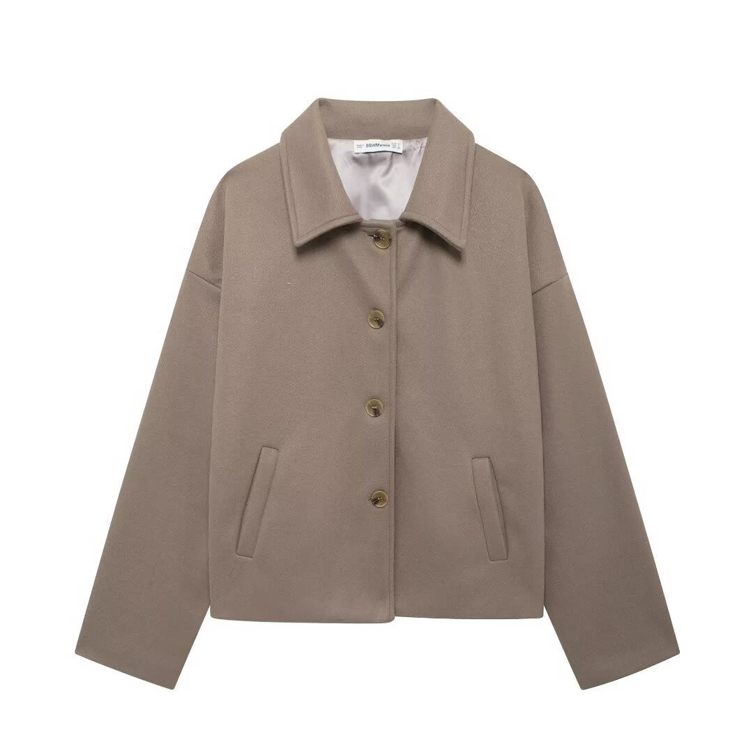 Chic jacket for ladies in soft fabric with button closure and pockets Lune London