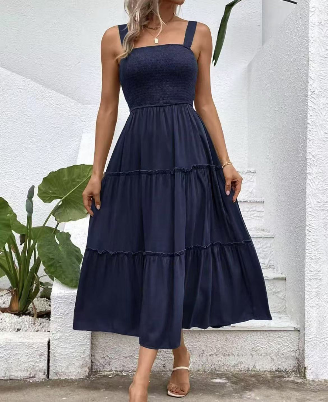 Maxi dress for women with elastic bodice and flowy skirt Lune London