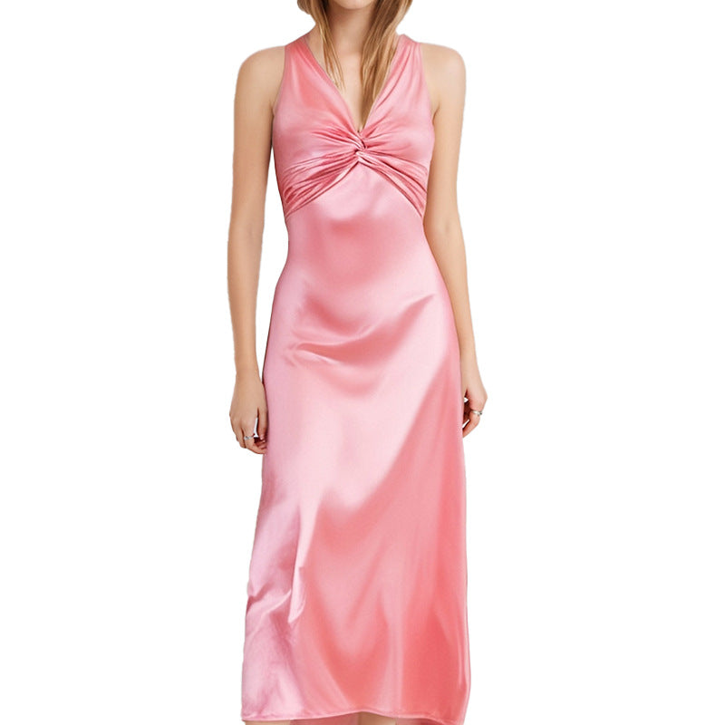 Robe en satin pour femmes avec détail enveloppant élégant Chic & Stil