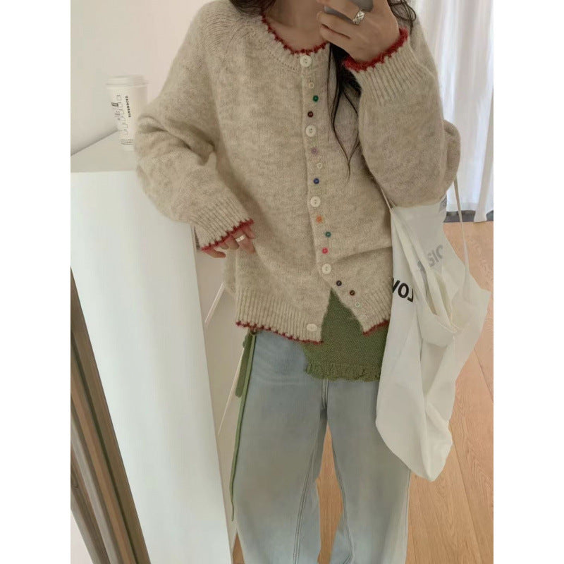 Cardigan femme confortable avec des détails de boutons colorés et une coupe décontractée Chic & Stil