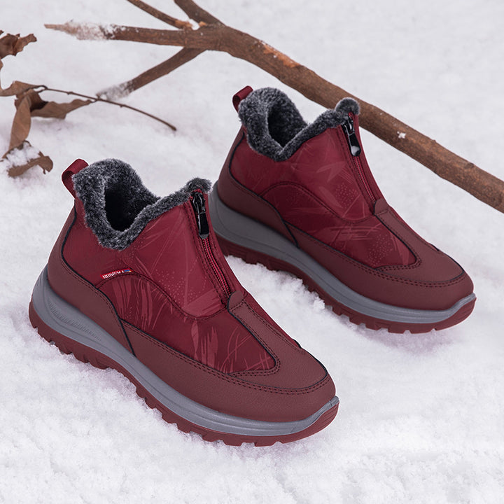 Thermal winter boots for women with a water-repellent upper and a cozy lining Lune London