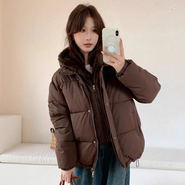 Ladies trendy down jacket with removable faux fur collar and practical pockets Lune London