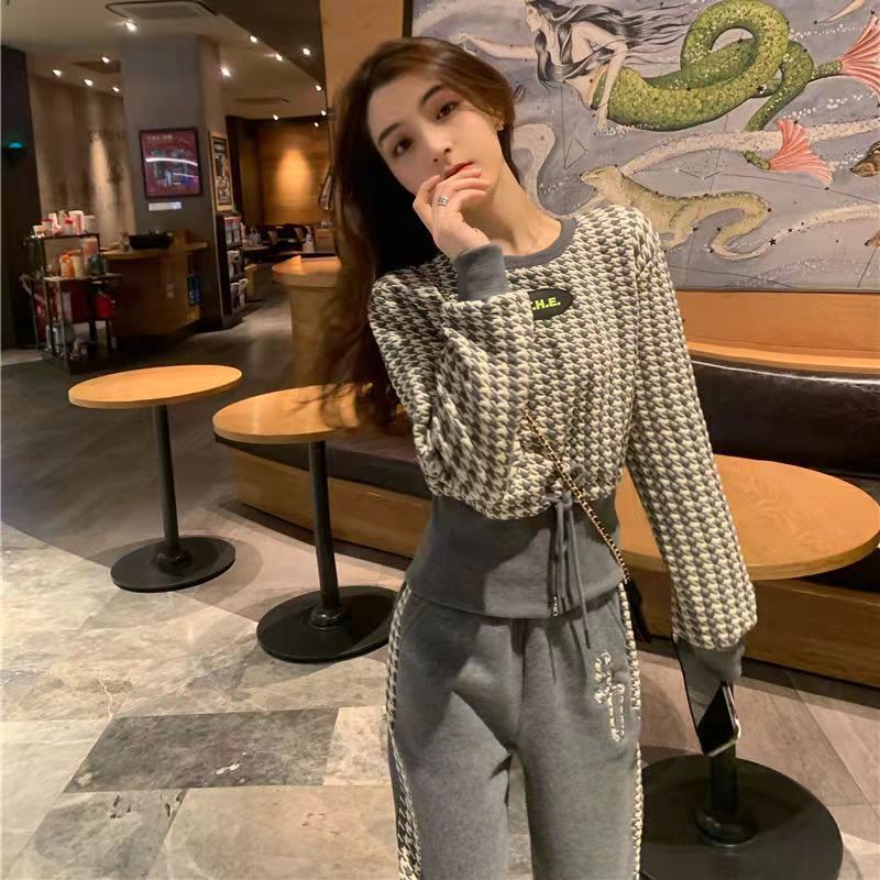 Women's Fashion Leisure Set with Textured Top and Wide Pants Chic & Stil