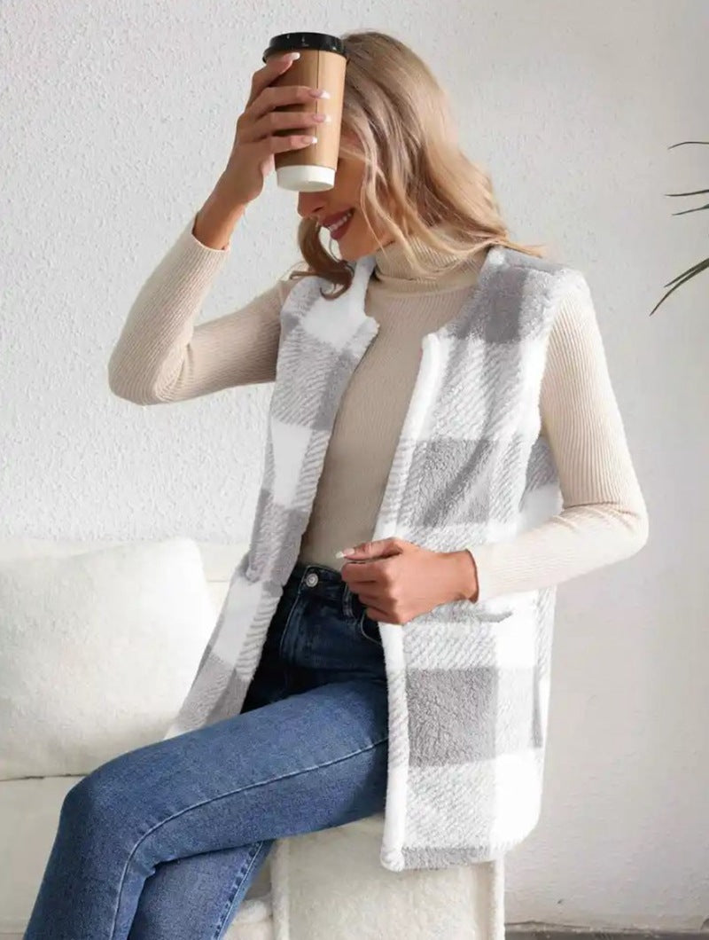 Ladies soft vest with side pockets and modern check pattern Lune London