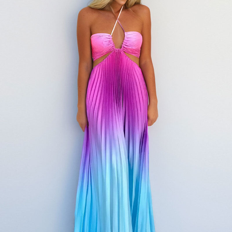 Robe maxi plissée élégante pour femme avec décolleté plongeant et détails découpés Chic & Stil