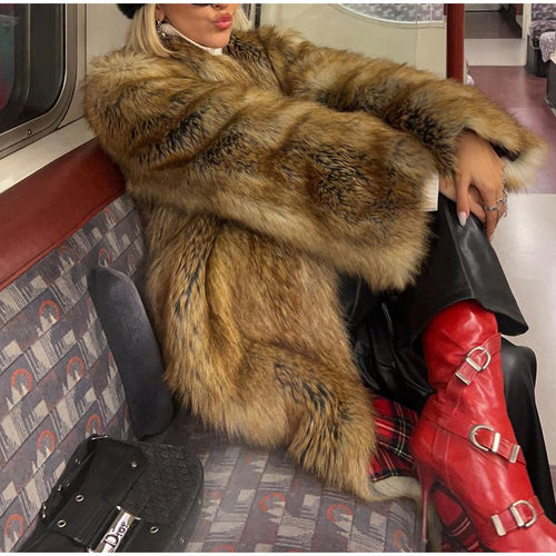 Ladies extravagant faux fur coat with voluminous sleeves Lune London