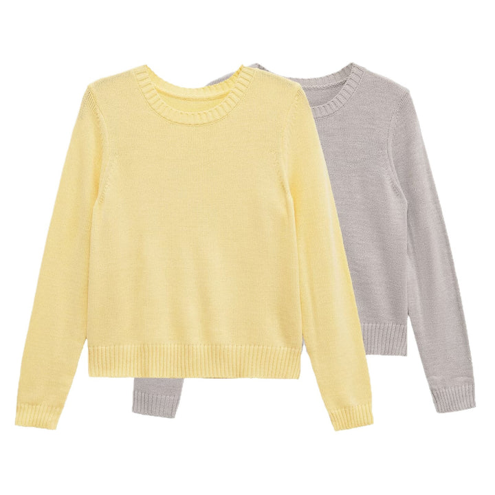 Comfortable fine knit sweater for ladies with round neck and timeless details Lune London