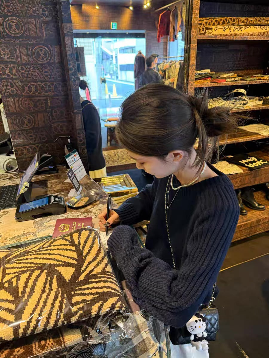 Pull en tricot cozy pour femme avec col rond et larges poignets côtelés Chic & Stil