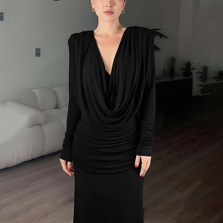 Robe Maxi Élégante pour Femmes avec Encolure Wrap Sophistiquée et Détails Drapés Chic & Stil