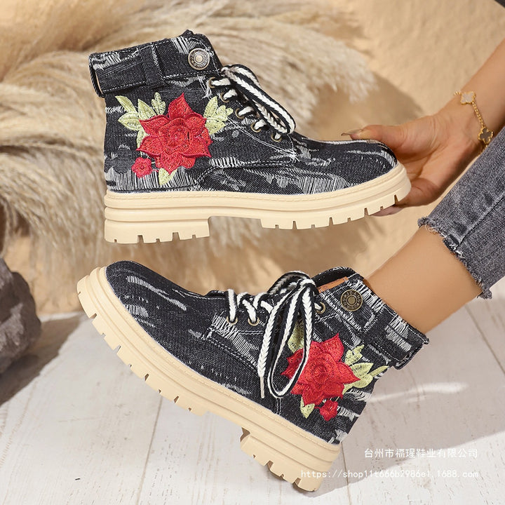 Laced women's boots with floral embroidery and non-slip sole Lune London