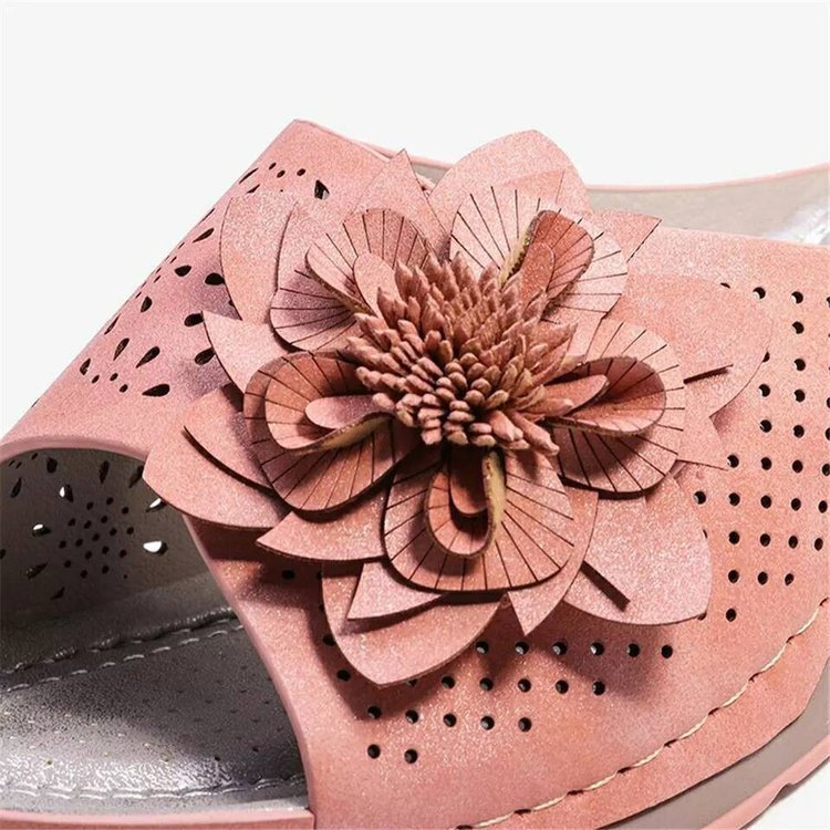 Elegant flower sandals for women with breathable upper material and comfortable sole Lune London
