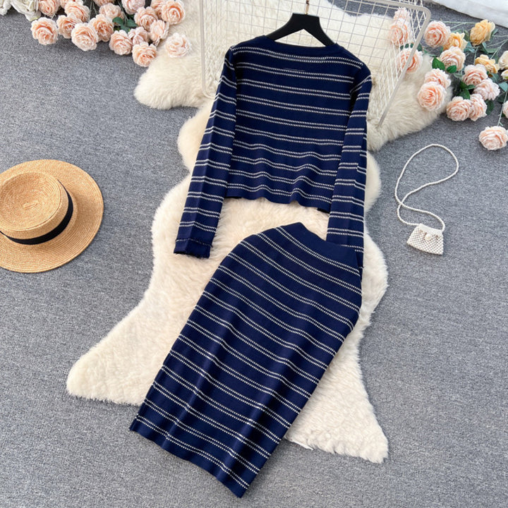 Elegant women's knit set with zipper Lune London