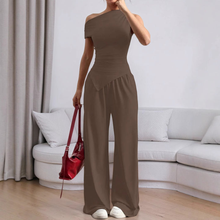 Combinaison tendance pour femme avec design asymétrique et poches Chic & Stil