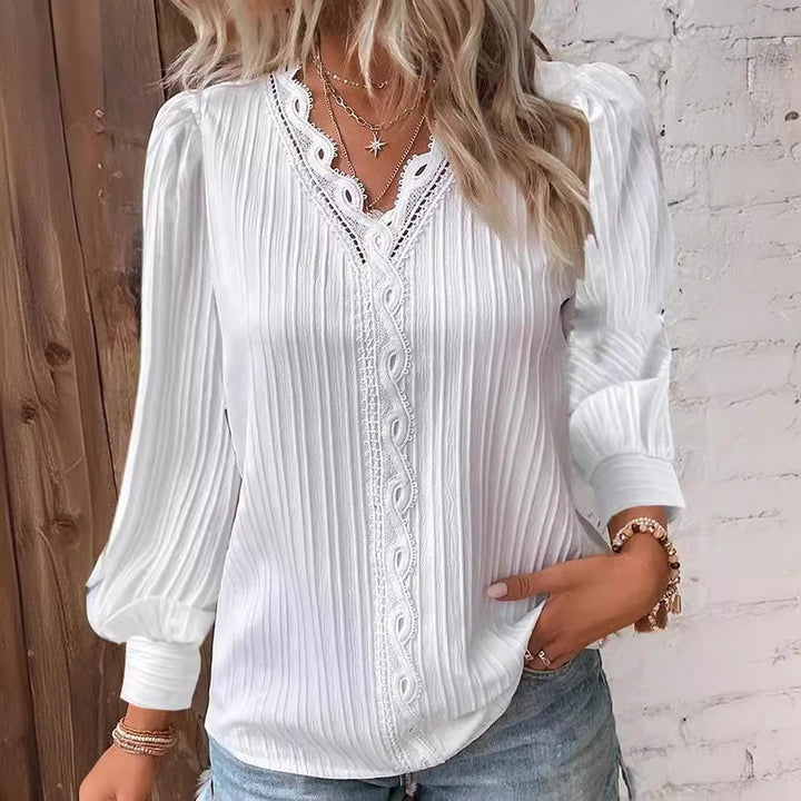 Shirt for women with a refined pleated design and elegant lace accents Lune London