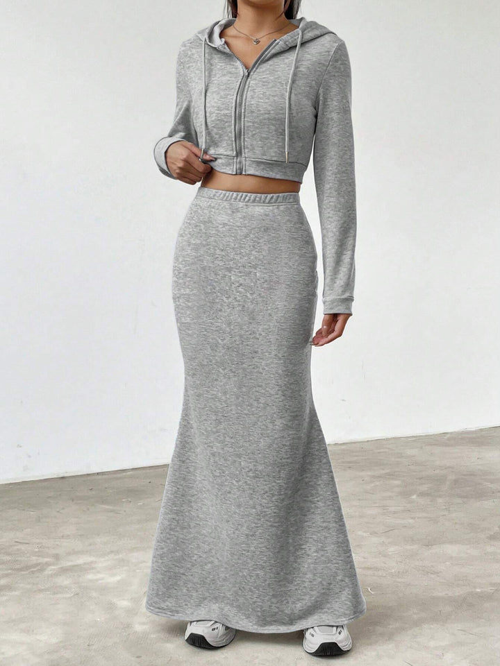 Elegant short sweatshirt for women with high waist and maxi skirt Lune London