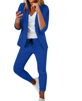 Elegant and modern suit set for women with fitted blazer and slim pants Lune London